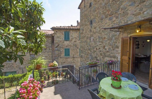 Chianni Apartment | I Capperi by Interhome