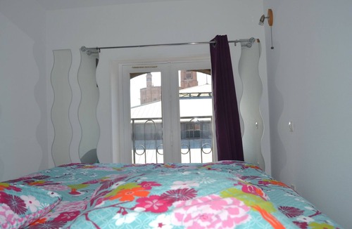 Albi Apartment | "I jazz the colors in Albi", 2 bedroom apartment, right in the center of ALBI