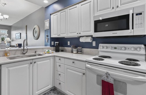 Burnt Store Marina Condo | I'm coco-nuts for you. Waterfront, community amenities & nature trails