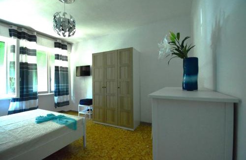 Scandicci Apartment | I Pini 8