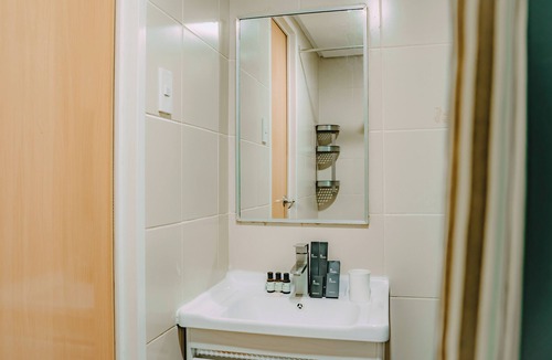 Brgy. 719 Hotel | I Suites Hotel Malate