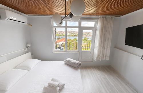 Istanbul City Center Apartment | i1 Studios by Tram with Seaview, Jacuzzi Rooms