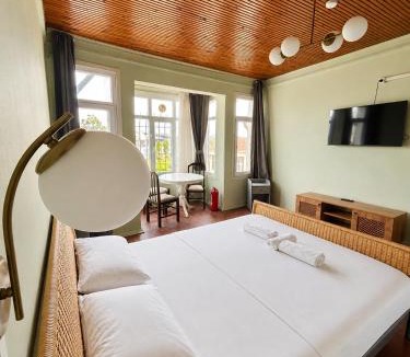 Istanbul City Center Apartment | i1 Studios by Tram with Seaview, Jacuzzi Rooms