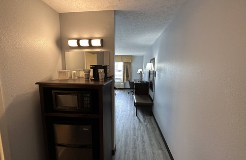 Scottsburg Hotel | I65 Studio Suites