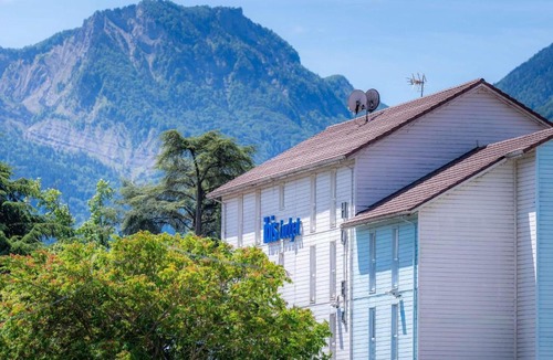 Chambery Hotel | Ibis budget Chambéry Centre Ville- Hôtel Rénové