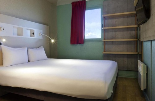 Chilly-Mazarin Hotel | ibis budget Chilly-Mazarin Les Champarts