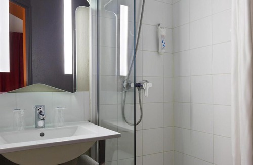 Chilly-Mazarin Hotel | ibis budget Chilly-Mazarin Les Champarts