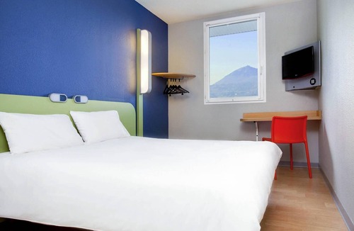 Riom Hotel | ibis budget Clermont-Ferrand Nord Riom