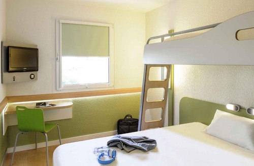 Saint-Genis-Laval Hotel | ibis budget Lyon Sud St Genis Laval