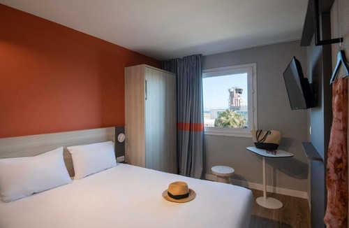 L'Arenas Hotel | ibis budget Nice Aeroport