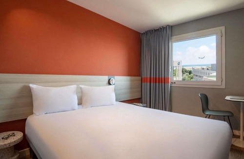 L'Arenas Hotel | ibis budget Nice Aeroport