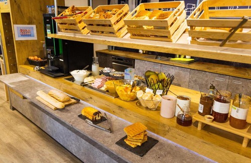 Vanves Hotel | ibis budget Paris Porte de Vanves