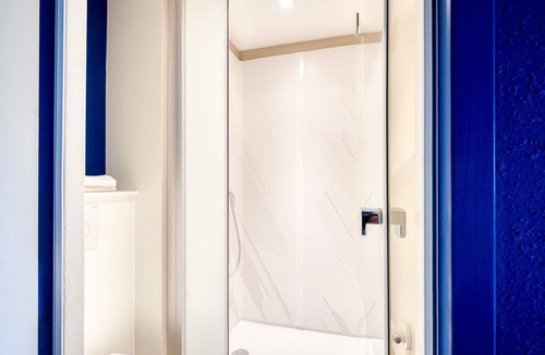 Trappes Hotel | ibis budget Versailles Trappes