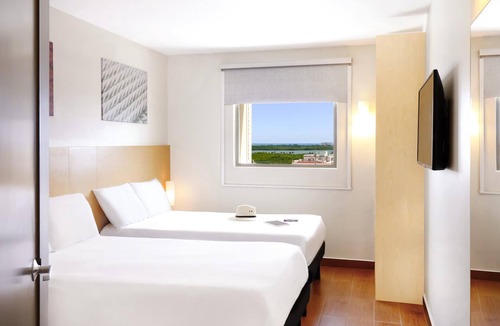 Downtown Cancun Hotel | ibis Cancun Centro