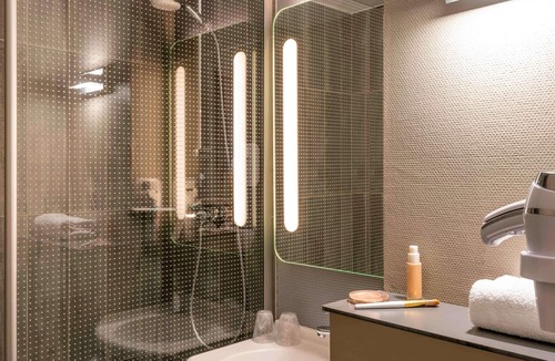 Cergy Hotel | ibis Cergy Pontoise Le Port