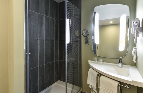 Faubourg-Raines Hotel | ibis Dijon Gare
