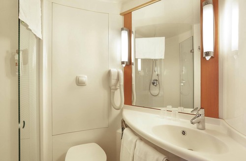 Etampes Hotel | ibis Etampes