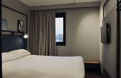Courcouronnes Hotel | Ibis Evry-Courcouronnes