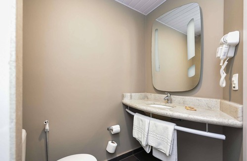 Jacarei Hotel | ibis Jacarei