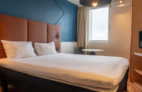 Bron Hotel | ibis Lyon Est Bron
