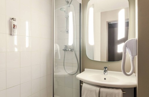 Massy Hotel | ibis Massy