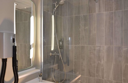 Melun Hotel | ibis Melun Hotel