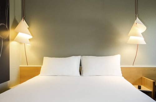 Saulce-sur-Rhone Hotel | ibis Montelimar Nord