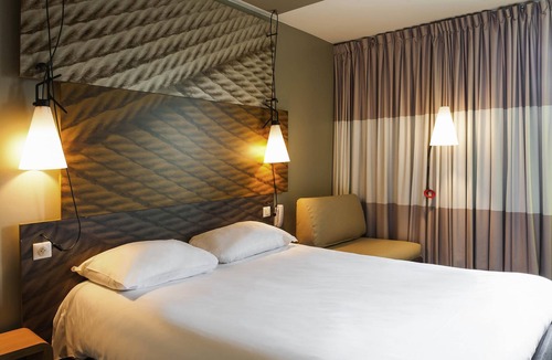 Cœur de Ville Hotel | ibis Paris Défense Courbevoie
