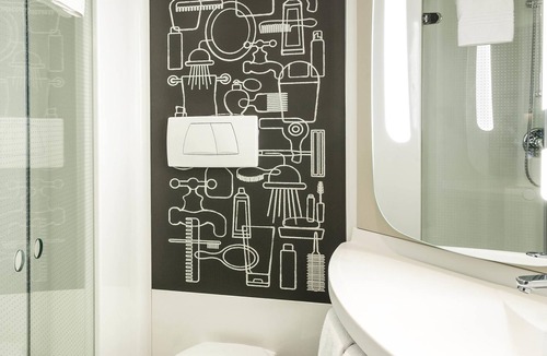 Cœur de Ville Hotel | ibis Paris Défense Courbevoie
