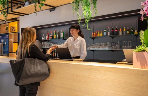Meudon-la-Foret Hotel | ibis Paris Meudon Velizy