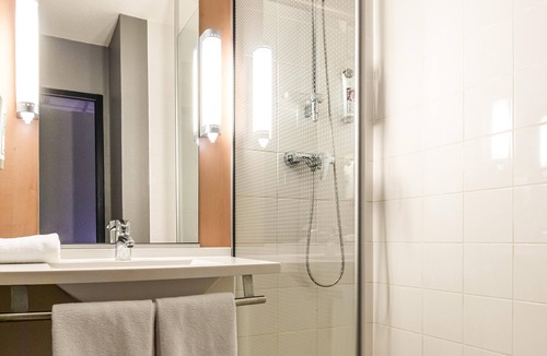 Mellac Hotel | ibis Quimperle