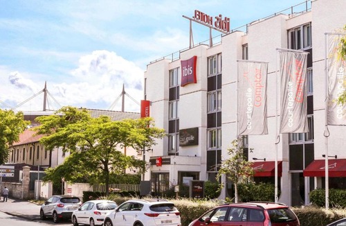Saint-Denis Hotel | ibis Saint-Denis Stade Ouest