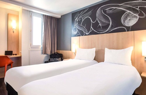 Saint-Denis Hotel | ibis Saint-Denis Stade Ouest