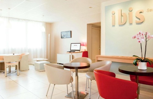 Senlis Hotel | ibis Senlis