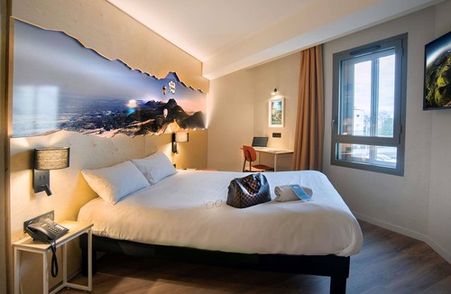 Clermont-Ferrand Hotel | ibis Styles Clermont Ferrand Le Brezet Aeroport