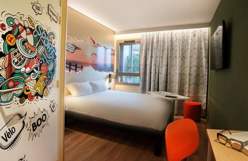 Clermont-Ferrand Hotel | ibis Styles Clermont Ferrand Le Brezet Aeroport