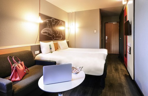 Yves Farge - Le Fleuve Hotel | ibis Styles Lyon Gerland