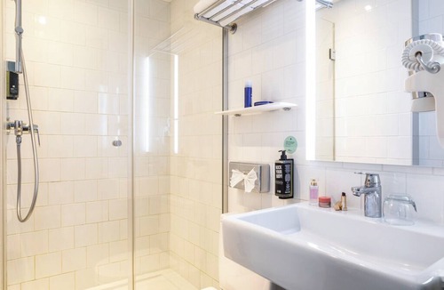 15th Arrondissement Hotel | ibis Styles Paris 15 Lecourbe