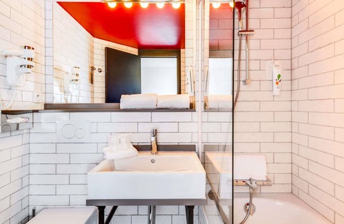 Saint-Denis Hotel | ibis Styles Paris Saint Denis Plaine