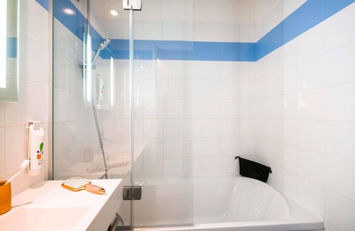 Plaine des Bouchers Hotel | ibis Styles Strasbourg Stade de la Meinau