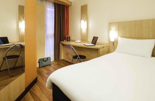 Saint-Louis Hotel | ibis Versailles Château