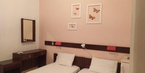 Parikia Hotel | Icarus Rooms