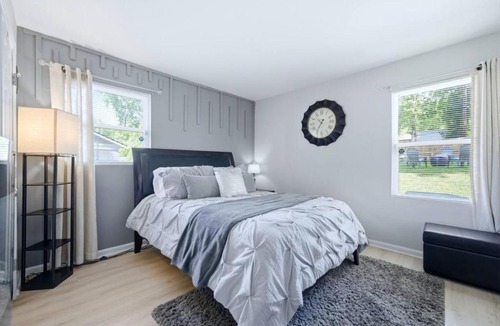 Paw Creek House | Ice Bath + Fire Pit + Outdoor Bar · 3BR · Mins to Uptown