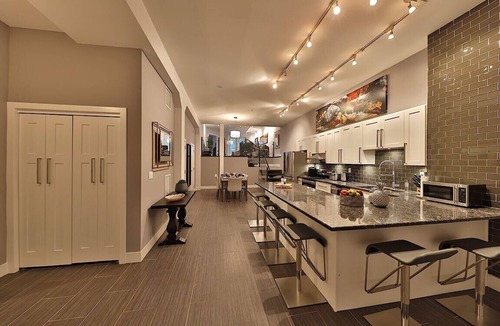 Downtown Edmonton Apartment | Ice District 2 Kings Private Parking Patio