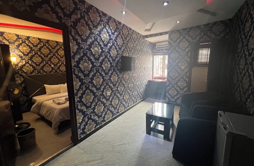 Oshodi-Isolo Hotel | Ice Suites