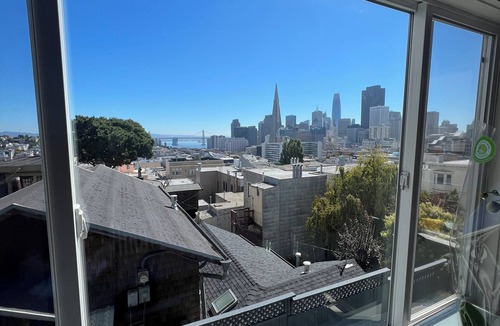 Russian Hill Cottage | Iconic 2BR, Bay Views, Walk to SF Landmarks- Detached Cottage, at the Park