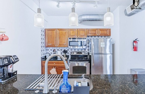 Downtown Memphis Apartment | `Iconic Memphis` Loft - Spacious 2BD in the heart of the Downtown (Loft#303)