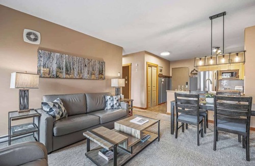 Canmore Condo | Iconic Mountain Views 2BR/2Bth/Pool/HotTub/BBQ