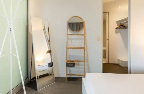 Gold Coast Apartment | Iconic Q1 - Central Location- Parking- Spa - Pool