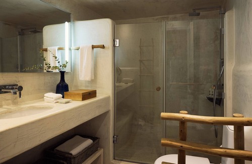 Imerovigli Hotel | Iconic Santorini by Sandglass